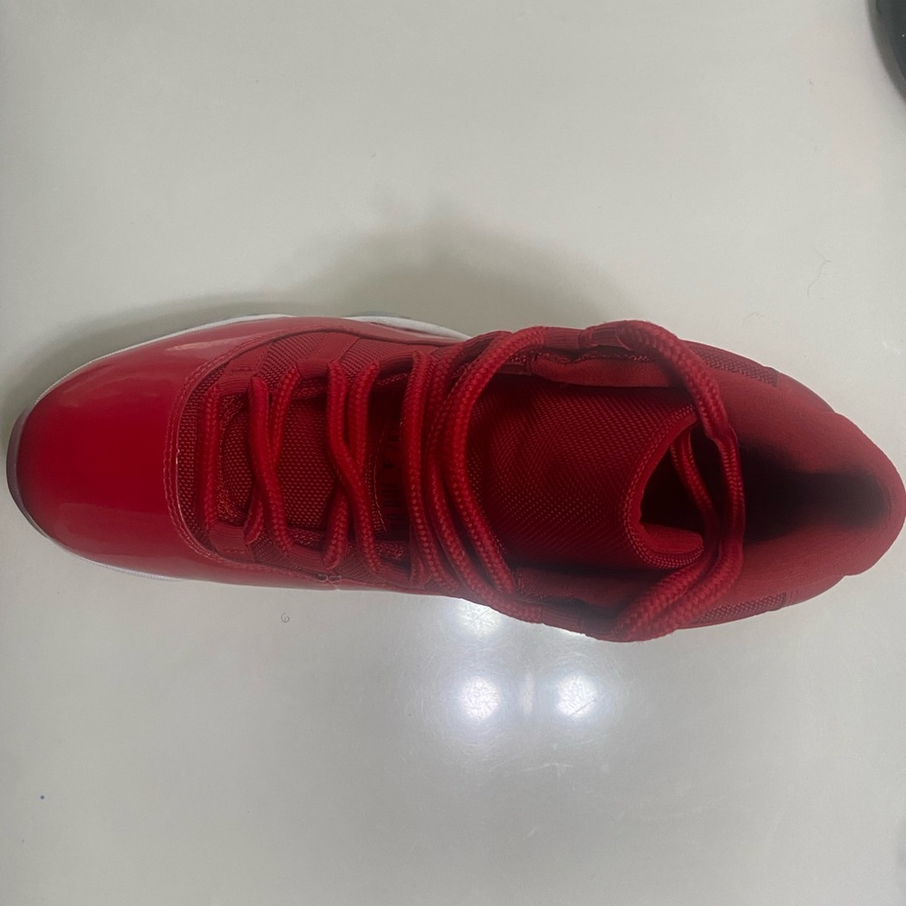 Jordan 11 Retro - Picture 3 of 4